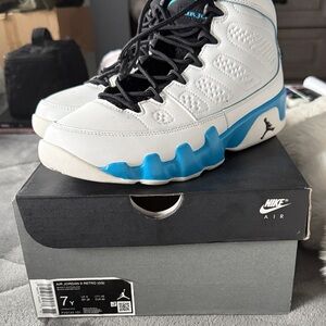 Nike Air Jordan Kids Sneakers - White and Blue